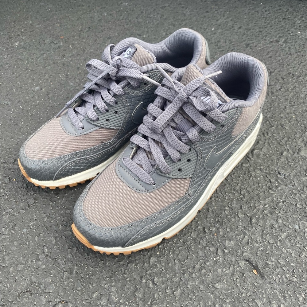 Nike Air Max 90 Premium - Women’s Sneakers